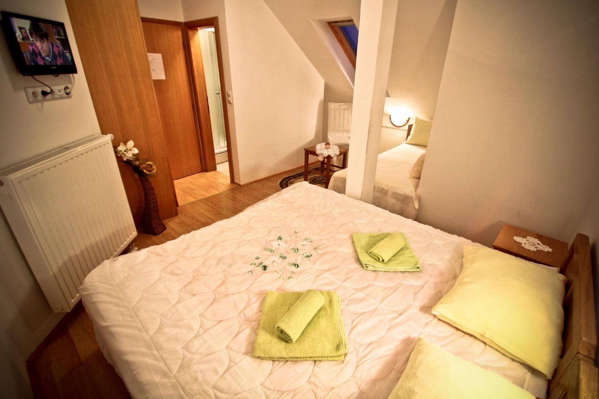 Kod Ribica Bed and Breakfast Jasenovac Buitenkant foto