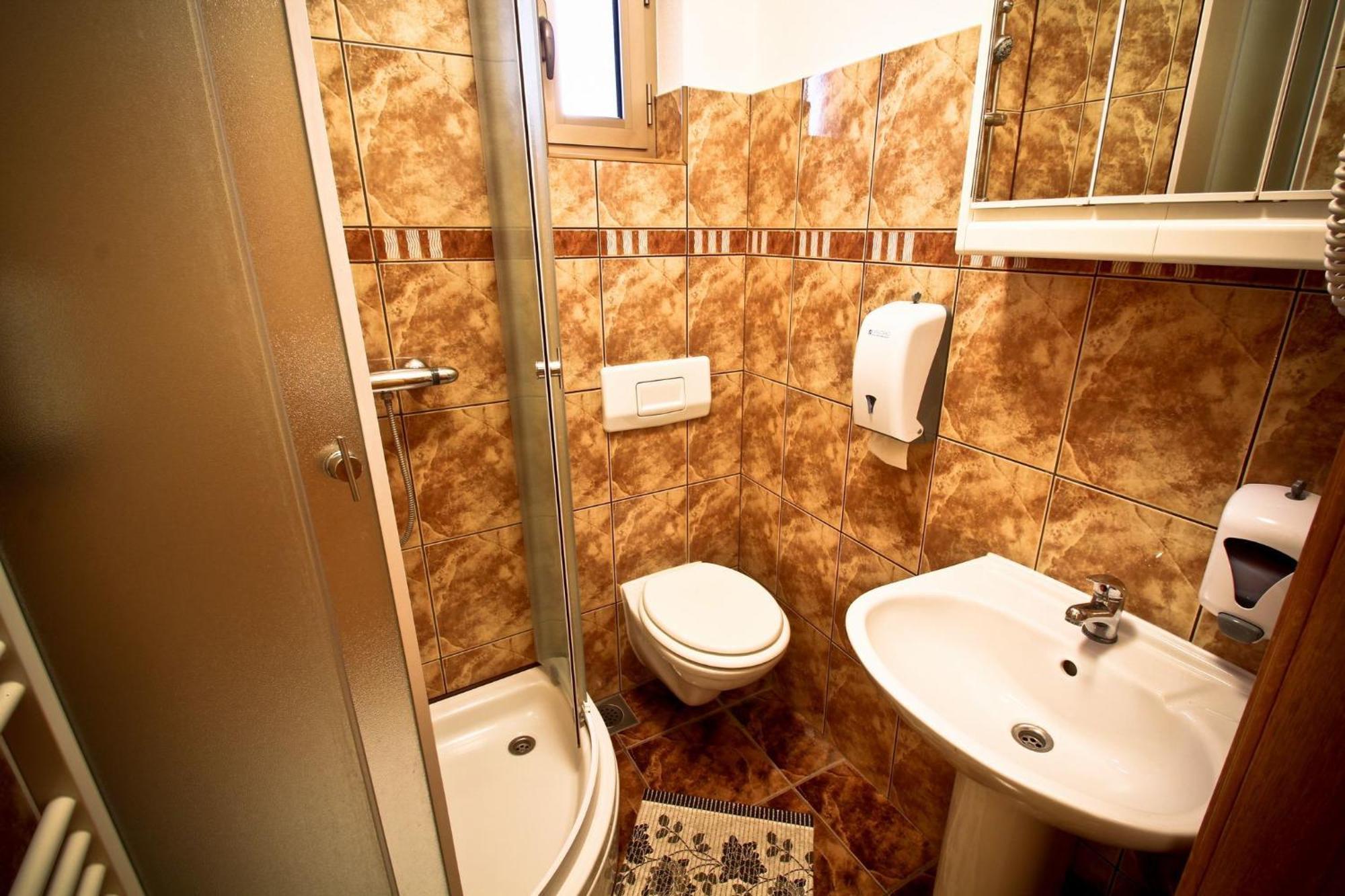 Kod Ribica Bed and Breakfast Jasenovac Buitenkant foto